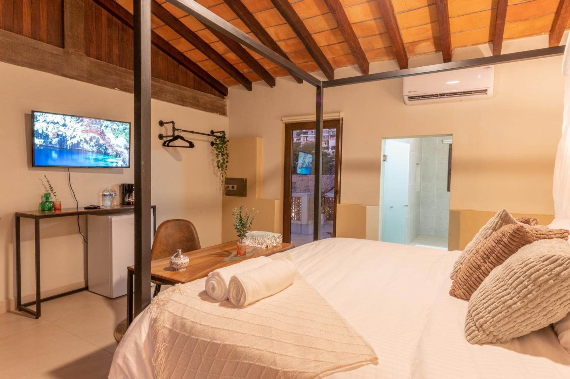 Casa Victoria Malecon - Adults Only Hotel Puerto Vallarta Exterior photo