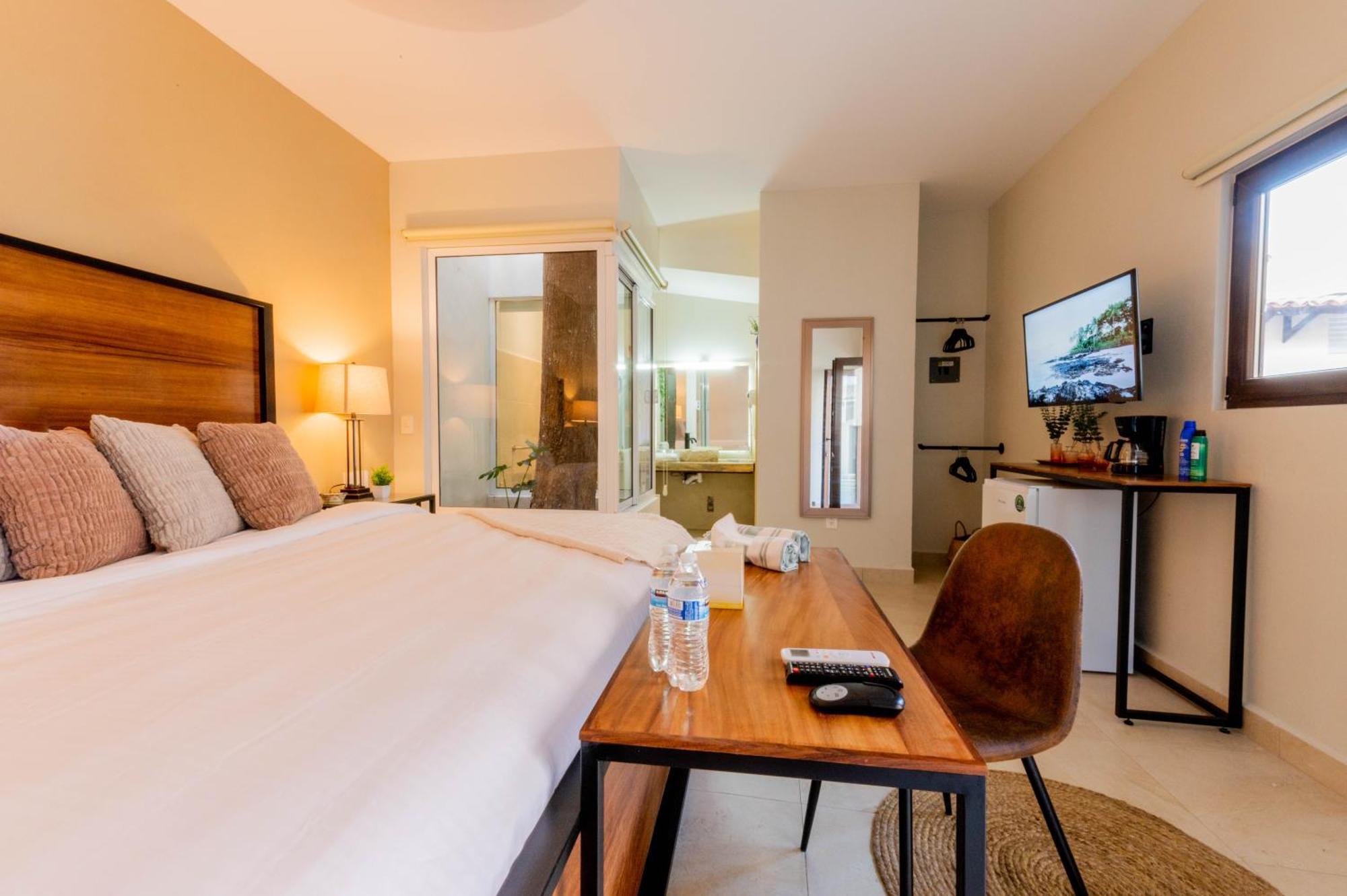 Casa Victoria Malecon - Adults Only Hotel Puerto Vallarta Exterior photo