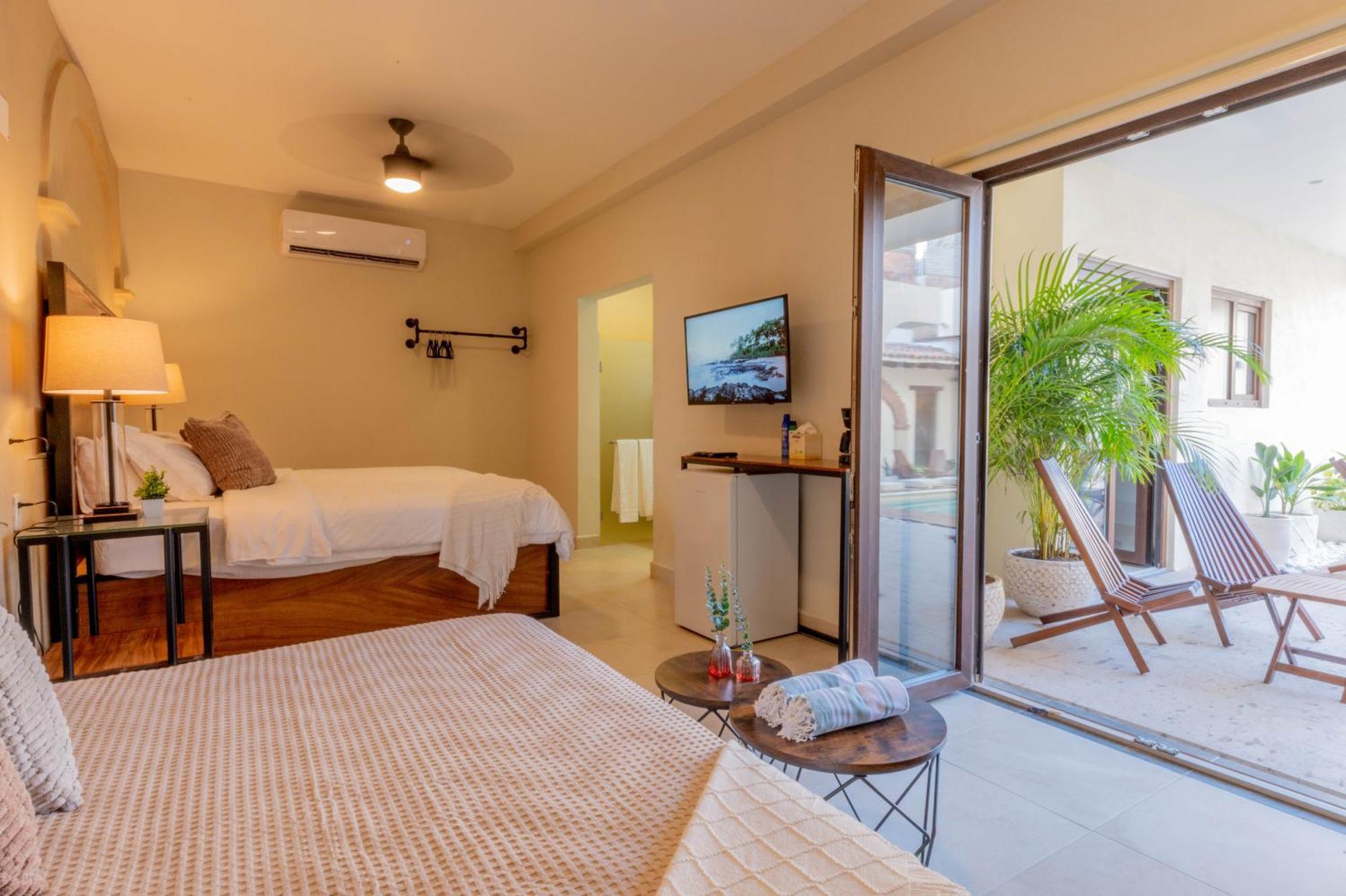Casa Victoria Malecon - Adults Only Hotel Puerto Vallarta Exterior photo