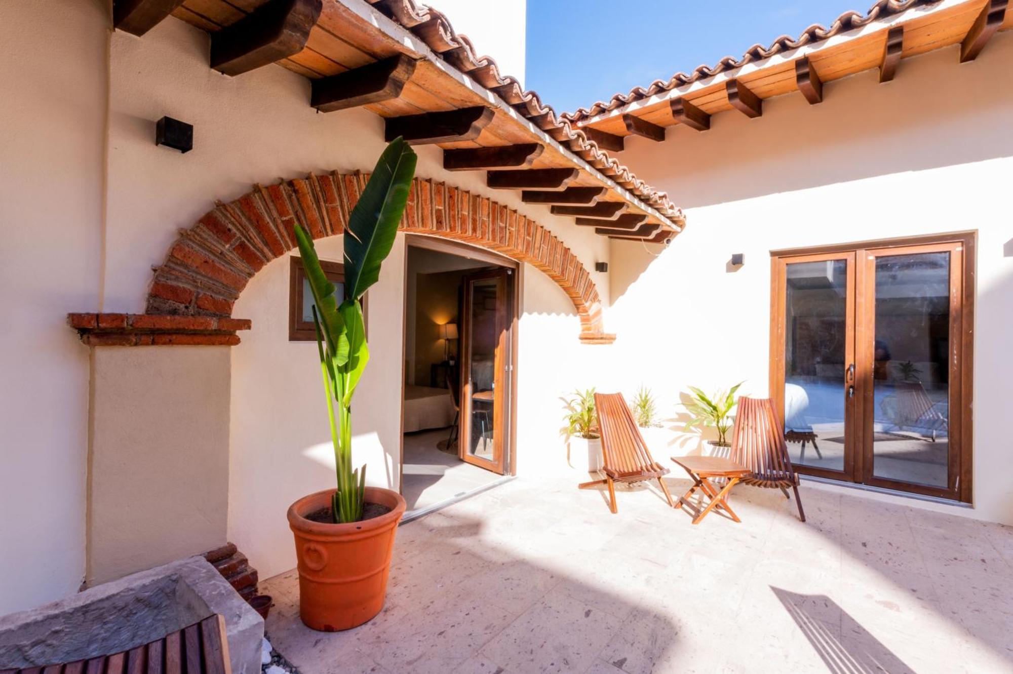 Casa Victoria Malecon - Adults Only Hotel Puerto Vallarta Exterior photo